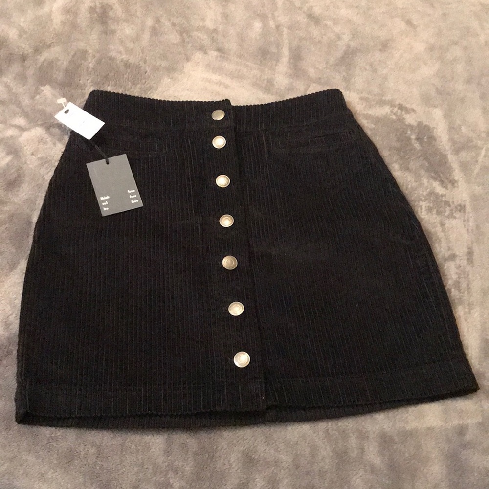 New with tags! Aritzia black corduroy mini skirt